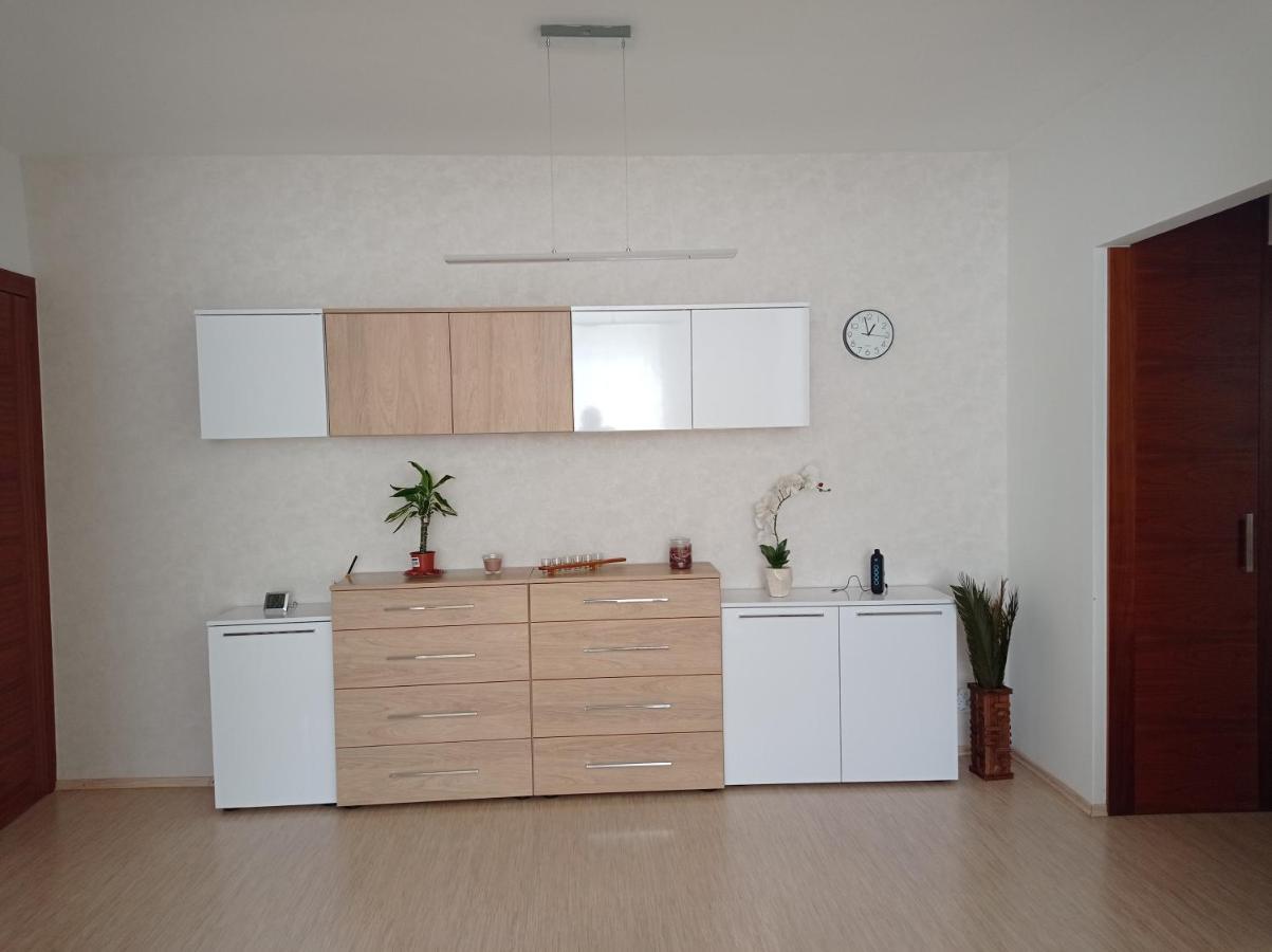 Amazing Flat In Old Town With Large Balcony Bratislava Exterior foto
