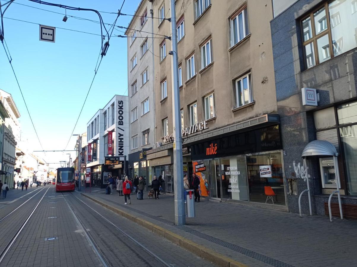 Amazing Flat In Old Town With Large Balcony Bratislava Exterior foto